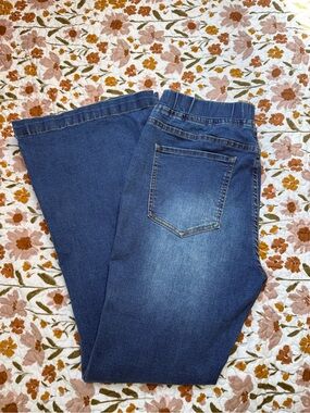 Women's Dark Blue Flare Jeans - High-Rise Stretch